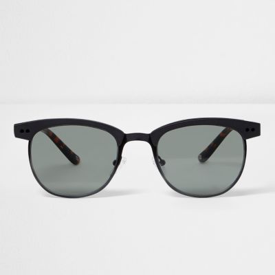 Black tortoiseshell retro sunglasses